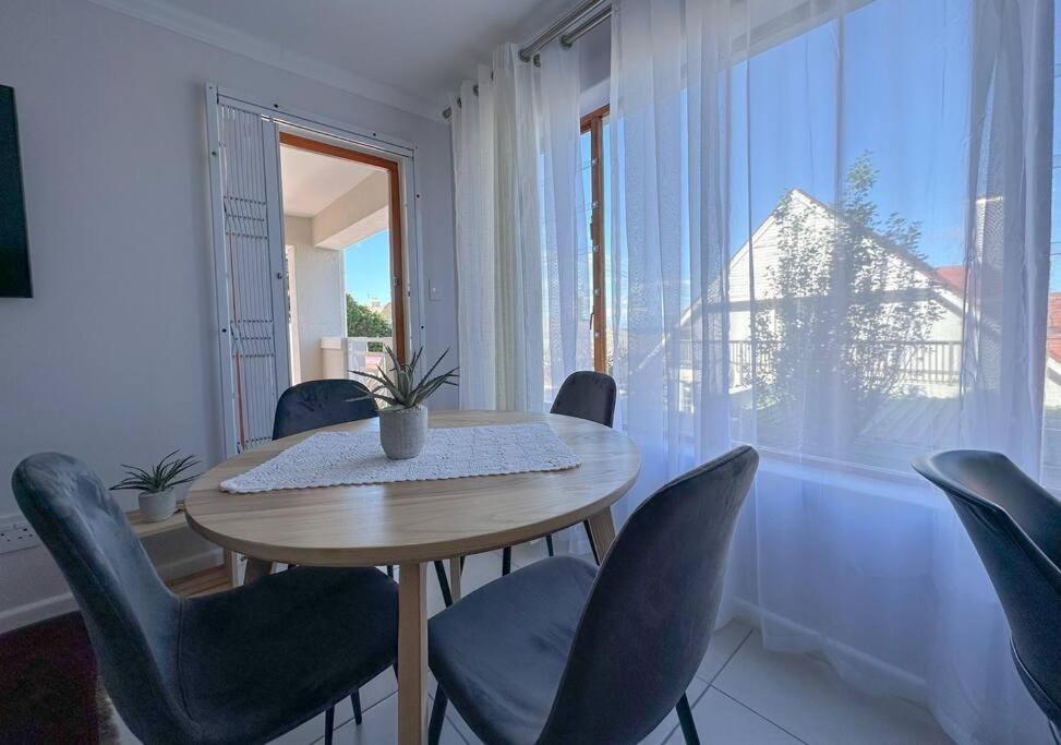 Kalk Bay Stylish 2bed-pool&patio - 33 Apartment Cape Town